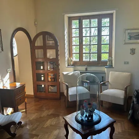 Villa Prestigious Single With Park And Pool
